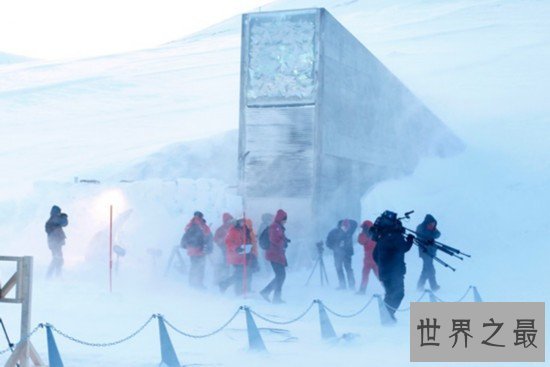 世界十大匪夷所思秘境，赫德岛火山竟然伪装成为一座冰山