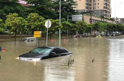 ​水到车轮一半了车内会进水吗