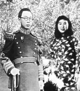 ​1943年15岁李玉琴因面善被选为贵人，15年后因溥仪一段话坚决离婚