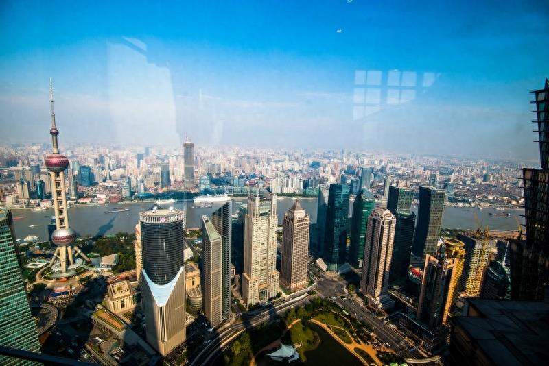 外滩，上海的标志性建筑和城市历史的象征，原英国租界地