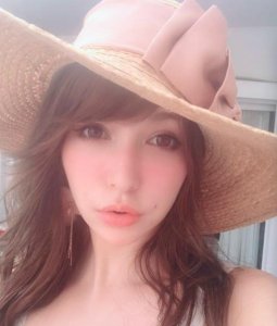 ​35岁藤井莉娜官宣怀孕，直言不会和男方结婚，曾和汪东城传绯闻