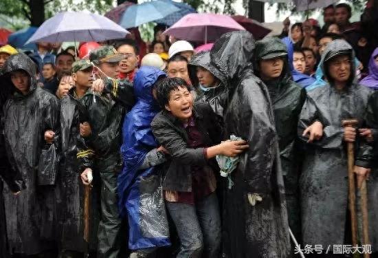 汶川地震十年-37张记录照片，看完已泪流满面