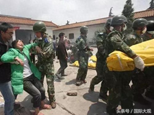 汶川地震十年-37张记录照片，看完已泪流满面