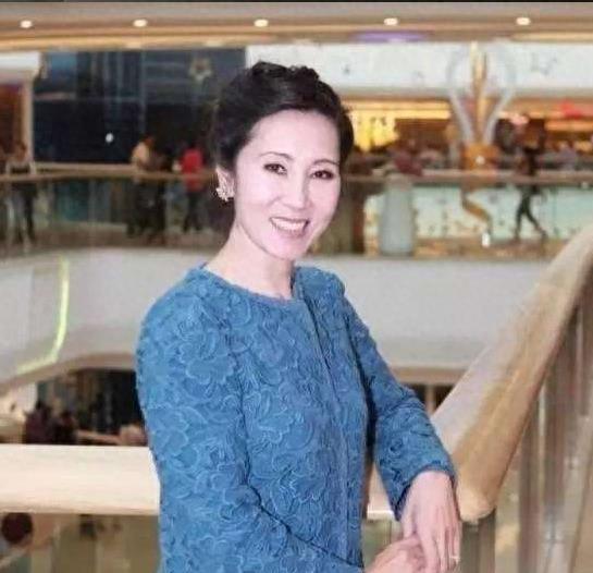 首富王健林和漂亮老婆林宁